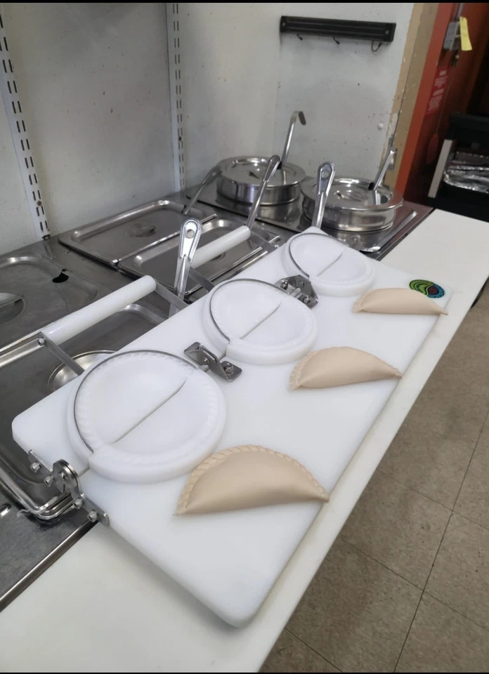PRENSA PARA HACER EMPANADAS PARA USO EN RESTAURANTE HACER EMPANADA de 6 pulgadas  Foto 3 de 4