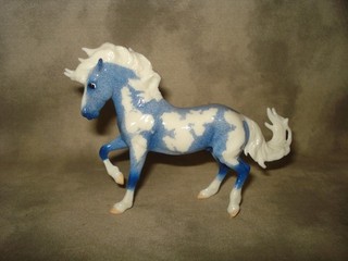 Breyer CM Glossy Decorator Dark Blue Roan Pinto Fireheart Stablemate