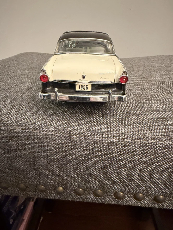 Ford Fairlane Crown Victoria 1955 Danbury como nuevo modelo a escala 1:24 con caja Foto 4 de 4