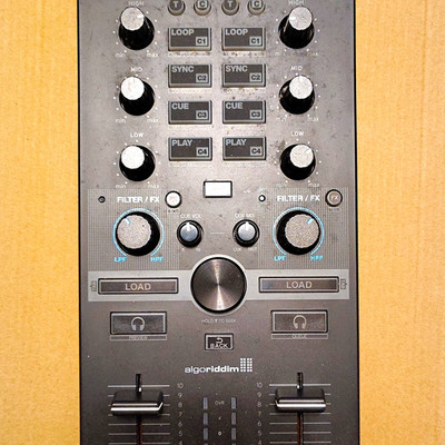 Reloop MIXTOUR DJ Controller for Algoriddim djay 2-Deck 2-Channel Black