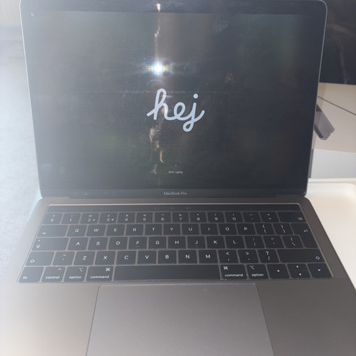 APPLE MacBook Pro with Touch Bar (2019) 8GB RAM 512 GB SSD 13.3" - Afbeelding 4 van 12