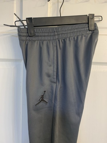 Boys Nike Jordan Gray Activewear Pants With Front Pockets, Size Small 8-10yrs - Picture 2 of 6
