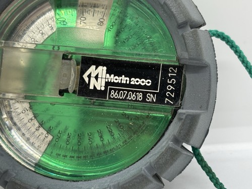Vion Paris Mini Morin Hand Compass with box - green dial - Picture 3 of 16