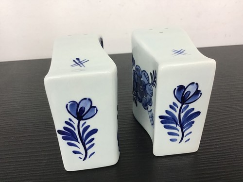 VINTAGE Bosman Delft Blue Tulip Salt & Pepper Shakers - Picture 5 of 7