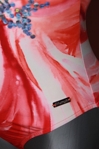 Traje de baño Triumph "Sun Poem OP" talla 38 B rojo blanco forrado con etiqueta - Imagen 3 de 6