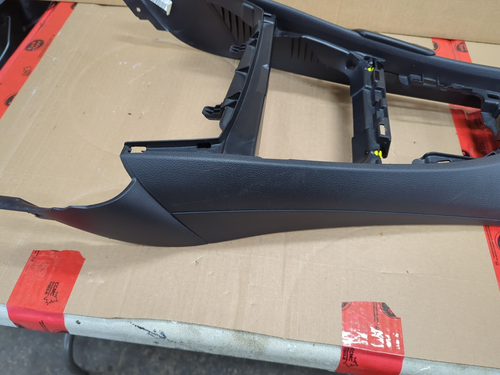 2008-13 BMW E81 E82 E87 E88 Centre Console With Cup Holder Schwarz/Black - Picture 5 of 19