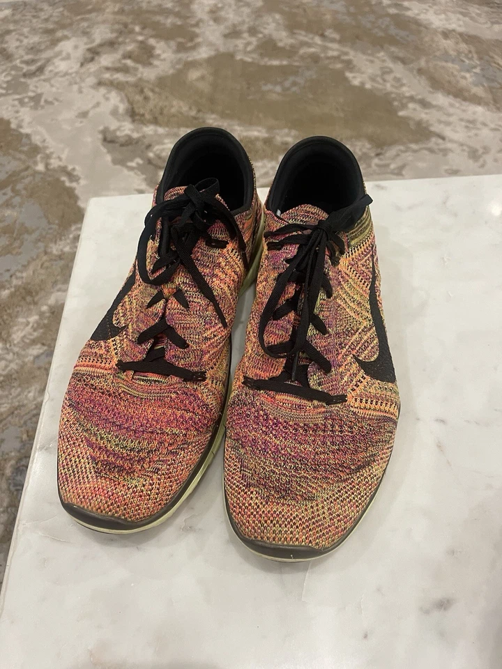 Usado en Excelente Condición Nike Free TR Flyknit Mujer 718785-801 Multicolor Zapatos Atléticos Talla 11.5 Foto 2 de 4