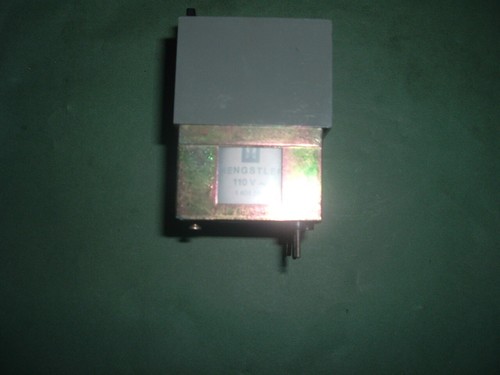 HENGSTLER... 400............. COUNTER 6 DIGIT 110 VAC NEW NOT IN A ORIGINAL BOX - Picture 2 of 2