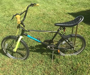 Vintage-Huffy-Five-Speed-Stingray-Banana-Seat-Monkey-Bars-Bike