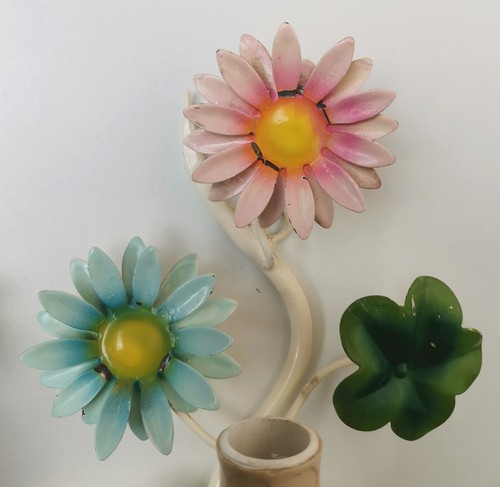 VINTAGE ITALIAN TOLE PAIR WALL SCONCES LIGHT FIXTURE DAISY FLOWERS ITALY ANTIQUE - Picture 5 of 7