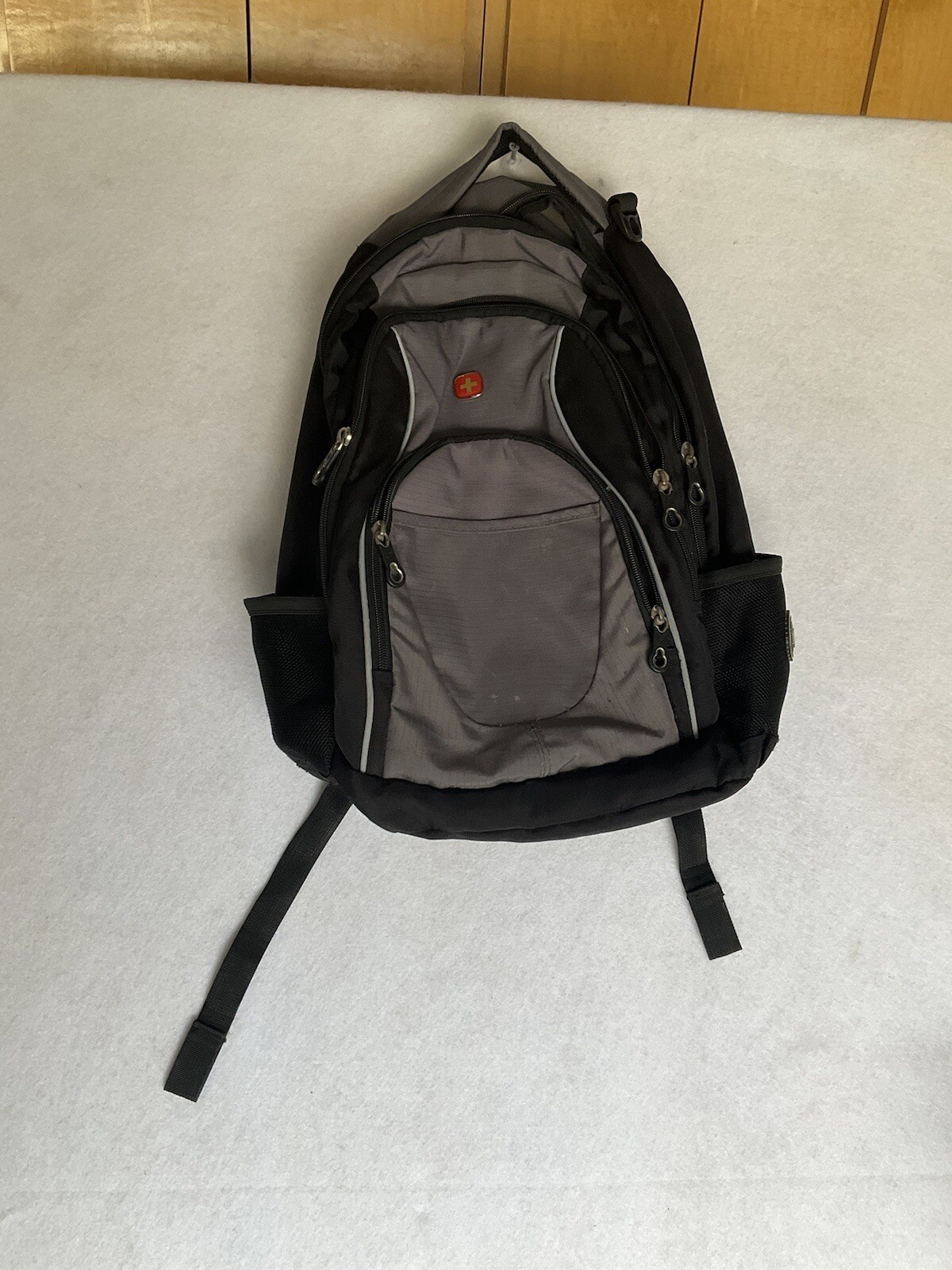 Swiss Gear Backpack Black Padded for Computer Extra Pockets. Used Good Condition