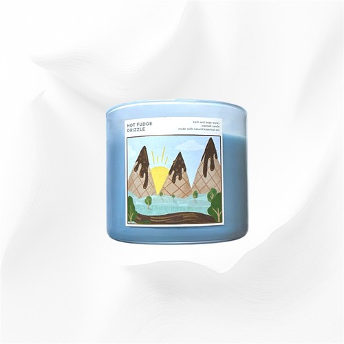 Bath & Body Works Hot Fudge Drizzle 3-Wick Scented Candle - Picture 3 of 10