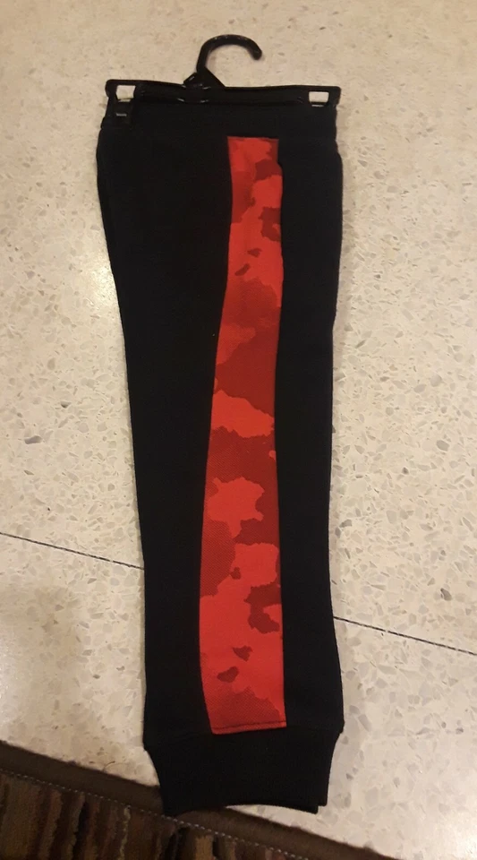 NWT UNDER ARMOUR BOYS RED CAMO camouflage SWEATPANTS JOGGERS - Image 3 of 3