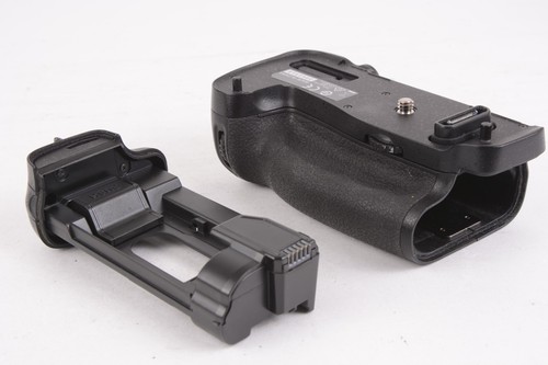 Nikon MB-D16 Camera Battery Grip Attachment For Nikon D600 D610 Cameras #T-61518 - Picture 5 of 6