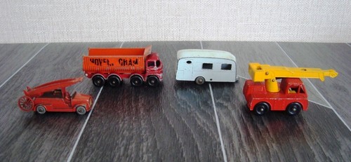 4 Vintage Streichholzschachtel Dennis Feuerwehrmann/Berkeley Wohnwagen/Hoveringham Kipper/Eisen F - Bild 1 von 5