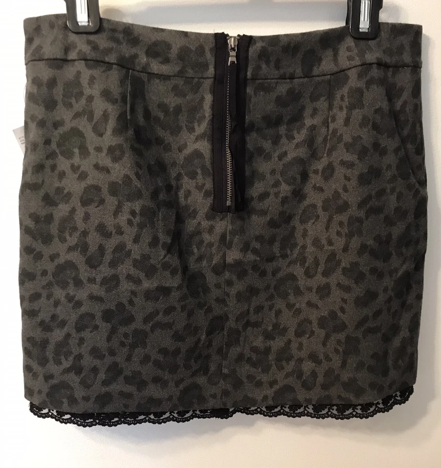 Minifalda Jessica Simpson para mujer talla 7/8 gris leopardo ribete de encaje precio de venta sugerido por el fabricante 69 USD nueva con etiquetas Foto 2 de 4