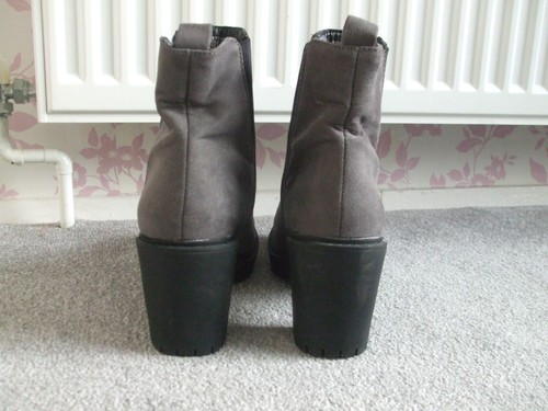 WORN ONCE GREY SUEDE BOOTS SZ 6½ CHUNKY HEEL & SOLE by GEORGE EXCELLENT CONDITON - Picture 8 of 13
