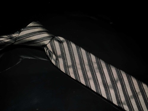 Corbata ajustada 100 % seda John Varvatos negra gris a rayas para hombre nueva con etiquetas - Imagen 1 de 5