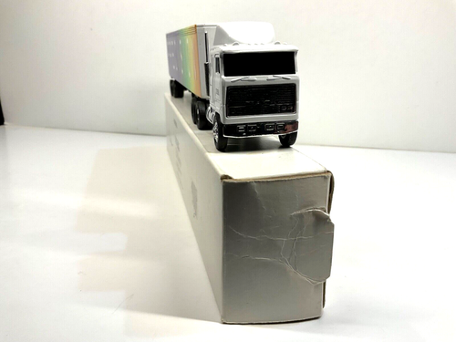 DSL Precision Ertl 1/64th Scale Tractor Trailer - 第 3/4 張圖片