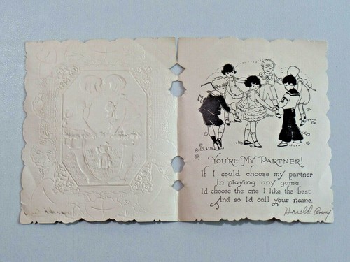 Antique Carrington Co Paper Lace Embellished Valentine Boy Girl Kissing 9954 - Picture 4 of 5