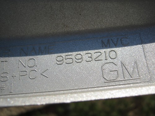 One factory 2000 to 2005 Pontiac Sunfire bolt on 14 inch hubcap wheel cover mint - Picture 8 of 24