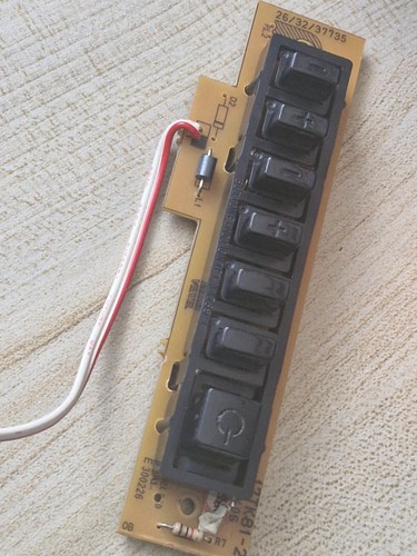 VESTEL/GOODMANS 32" LCD TV (LD32 55HD KEY CONTROLLER 17TK81-2 130406 - Zdjęcie 3 z 3
