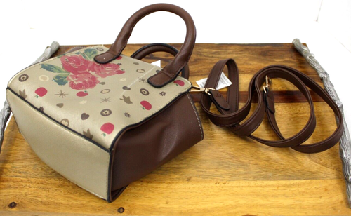 Adorable Mini Cartera Disney Blancanieves con Correa para el Hombro Usada Tal cual - Imagen 5 de 7