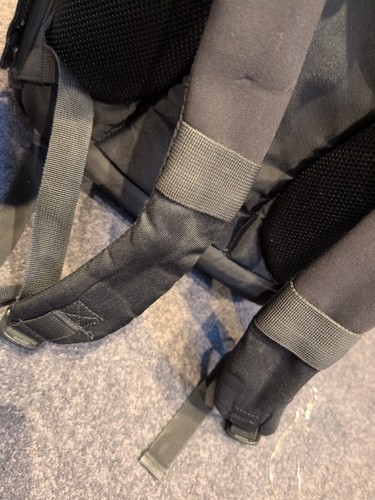 Lowepro Tropolis 1250 16" Black Notebook Laptop Tablet Protective Backpack - Picture 13 of 19
