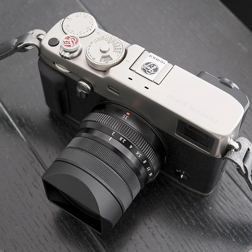 Metal Square Lens Hood for Fujifilm XF 35mm F2.0 R WR, XF 23mm F2.0 R WR - Picture 2 of 7