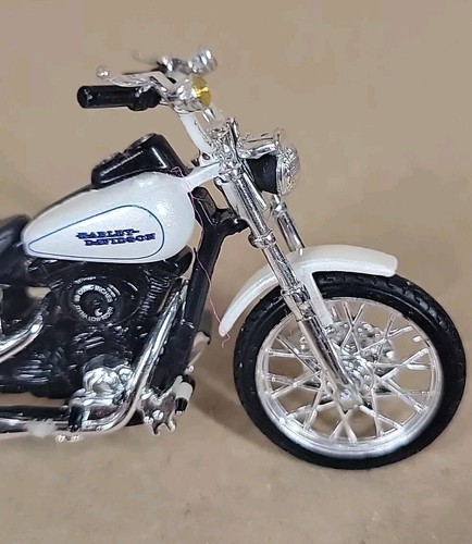 Vintage 2001 Harley Davidson Motorrad (20) Dyna Low Rider - Druckguss Spielzeug Modell Hobby - Bild 13 von 20