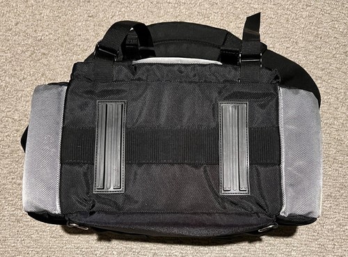 Canon 200DG Digital Gadget Bag - Black for Nikon Sony Leica Panasonic Fuji DSLRs - Picture 4 of 4