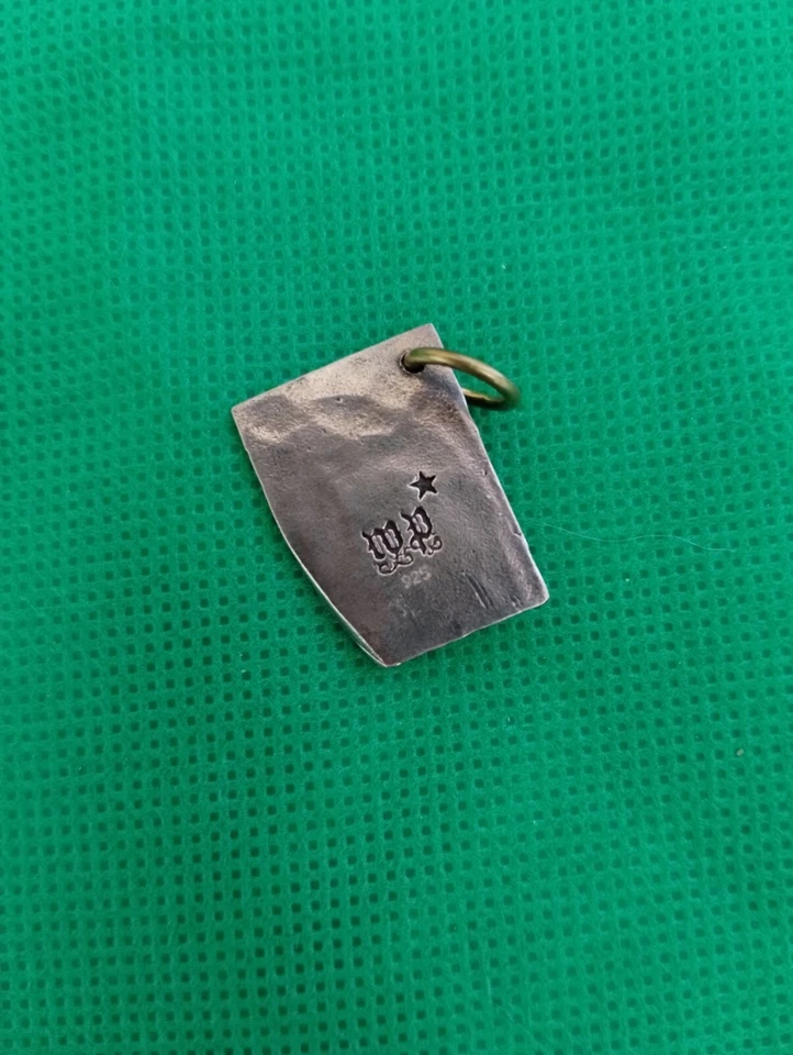 Encanto poético encerado - ¡Encontrado realmente inusual! Foto 2 de 2