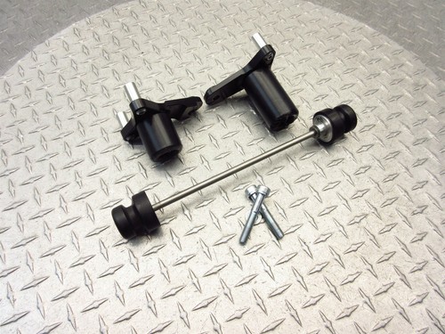 2018 11-18 Suzuki GSXR 600 GSXR600 Axle Frame Sliders Set - Picture 10 of 12