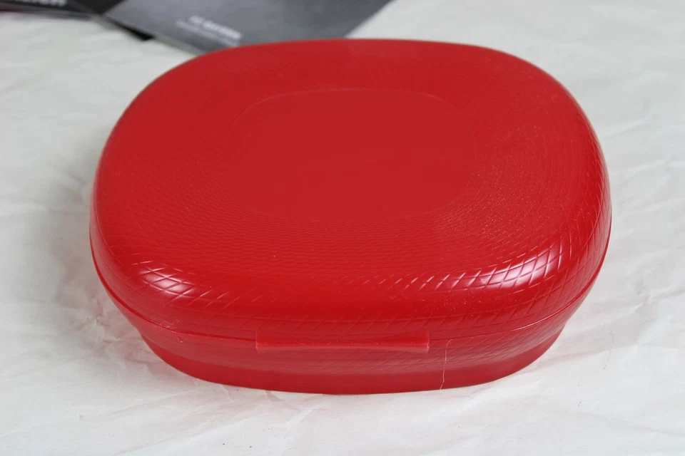 B10/ 35 tlg F.C. Bayern Fan Paket - Brotzeitdose + 33 Autogrammkarten + Buch /46 - Bild 4 von 4