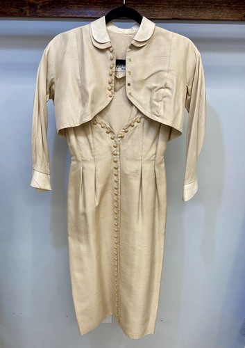 Vintage 1960s Suzy Perette Cream Cocktail Dress w/ Pockets and Amazing Tailoring