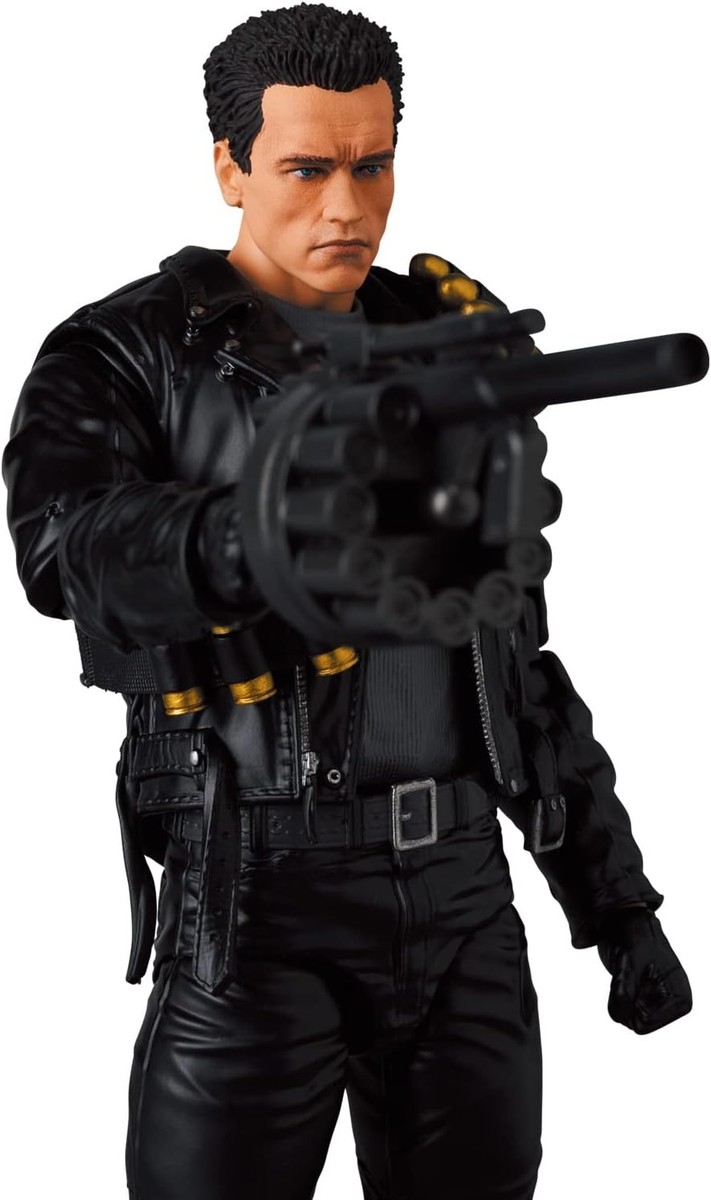 MAFEX T-800 (The Terminator Ver.) フィギュア Amazon.com: Medicom Terminator T-800 T2 Ver. MAFEX Action