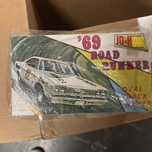 Rare JO-HAN '69 PLYMOUTH ROADRUNNER 1/25 #GC 2200 As Is