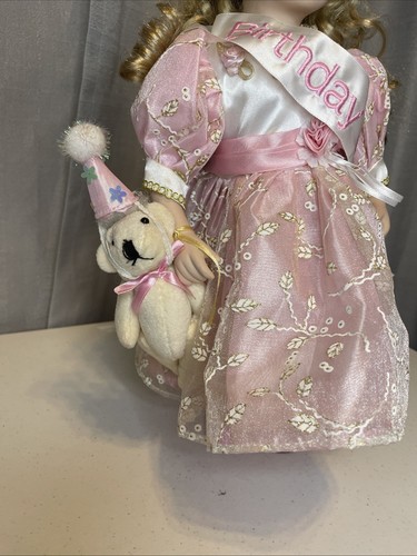 Bambola porcellana bambina compleanno con cane pelo biondo occhi azzurri - Foto 2 di 5