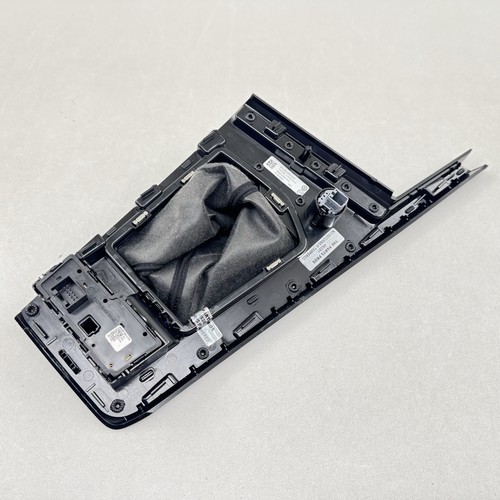 22-25 VOLKSWAGEN GOLF R MK8 MANUAL SHIFT BOOT WITH KNOB SURROUND PANEL COVER OEM - Picture 18 of 24