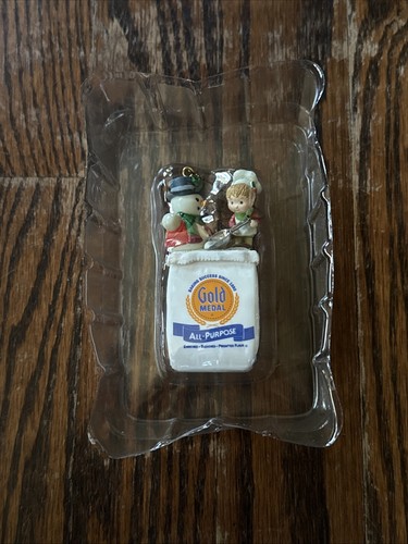 Enesco "Christmas in the Making" Ornament Gold Medal Flour And Snowman 1993 - Picture 4 of 4