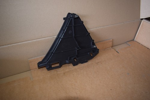 Land Rover Discovery 5 L462 2017 Front Lower Right Hand Centre Trim LR088774 - Picture 6 of 8