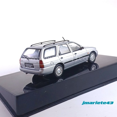 Torneo FORD ESCORT 1996 argento 1:43 IXO - Foto 7 di 9