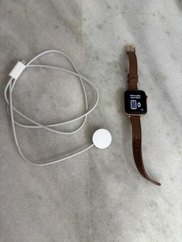 Pre-owned Apple Watch SE A2353 40mm
