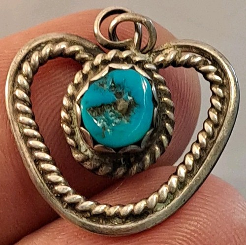 Native American Sterling Silver Turquoise HEART Handmade Pendant Vintage NICE - Picture 4 of 4