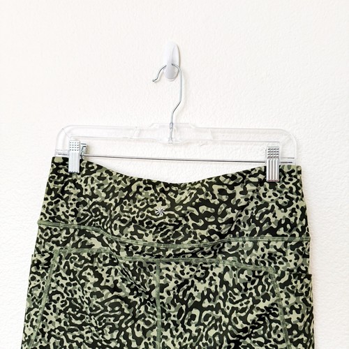 Athleta Size Large L Green High Rise Leopard Print Ultimate Stash 7” Bike Short - Picture 5 of 11