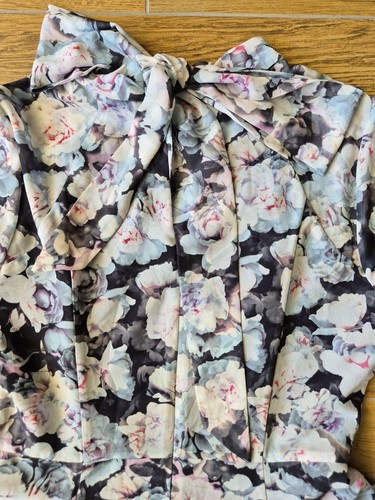 Review Black Floral A-Line Dress With 3/4 Sleeves and Back Tie Detail Size 12 - Picture 13 of 23