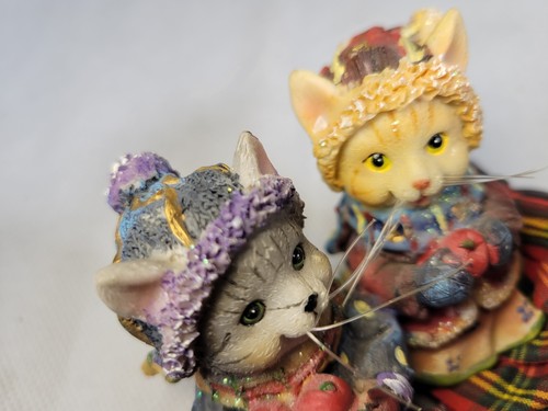 Christmas Cats Shelf Sitter Ornament Figurine Tartan Trousers Apples Rare Prop - Picture 10 of 12
