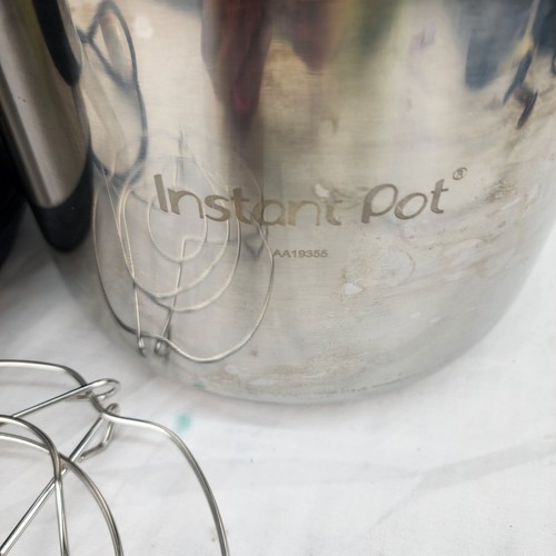 Instapot Duo 60 V3 6 Quart Multi-use pressure cooker 7-in-1 Serves up to 6 - Picture 2 of 19