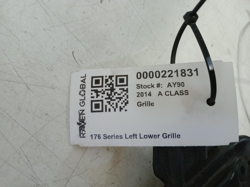 MERCEDES A CLASS GRILLE FRONT BUMPER LOWER LEFT SIDE & SENSOR W176 2012 - 2015 - Picture 11 of 12