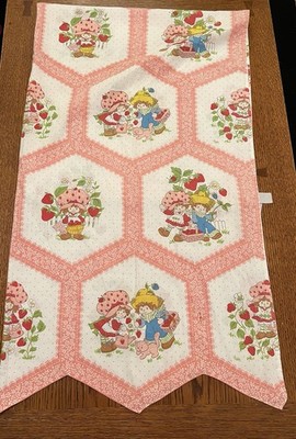 Vintage Strawberry Shortcake/Huckleberry Pie 1980 s Curtain 41  W 57  L